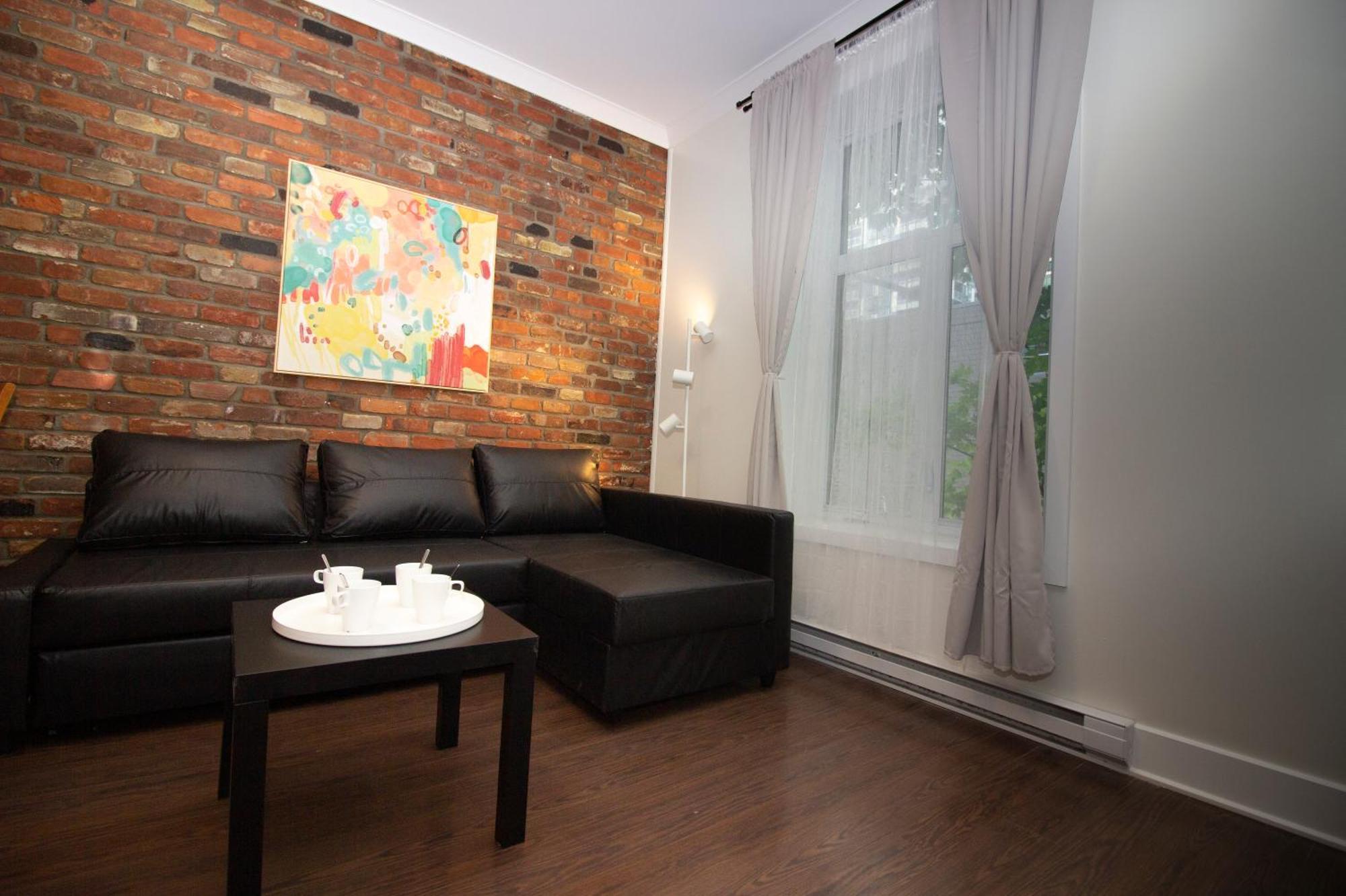 Mackay Street Downtown - Bell Center, Nightlife, & Metro At Your Doorstep! Apartment Montreal Room photo